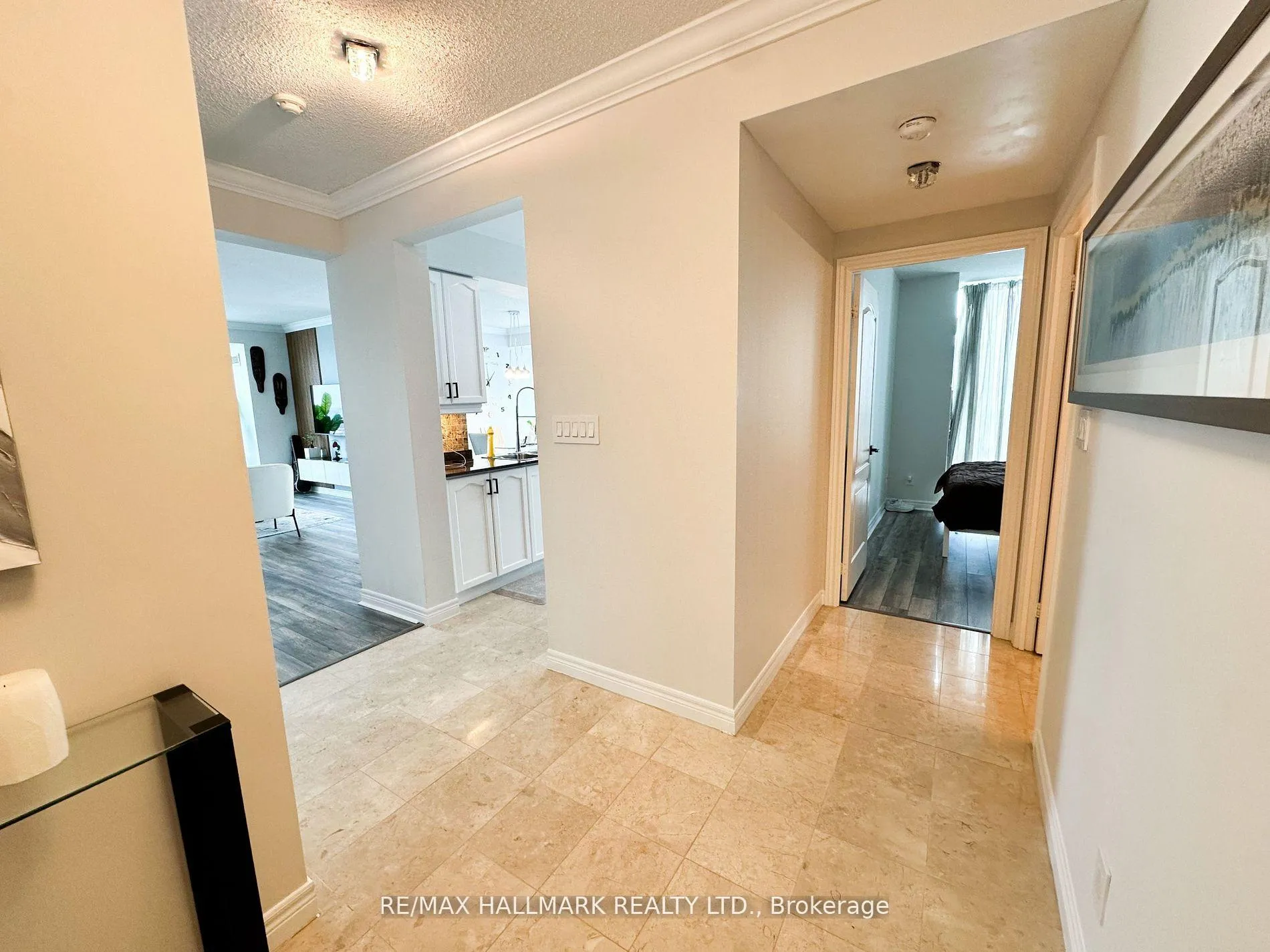 Photo 3 of Unit 1401, 100 Promenade Circle, Vaughan, Brownridge — HOMEH