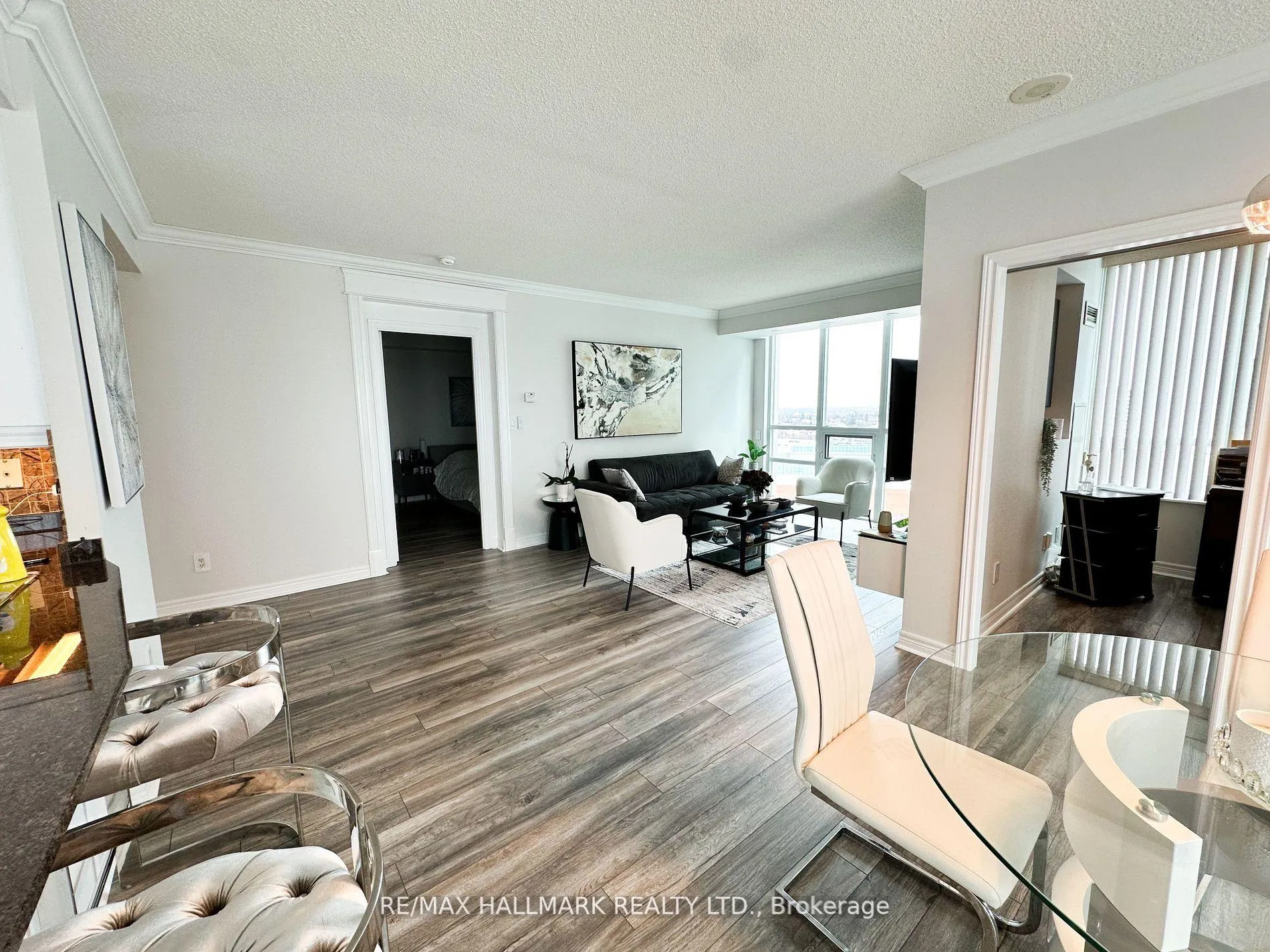 Photo 4 of Unit 1401, 100 Promenade Circle, Vaughan, Brownridge — HOMEH