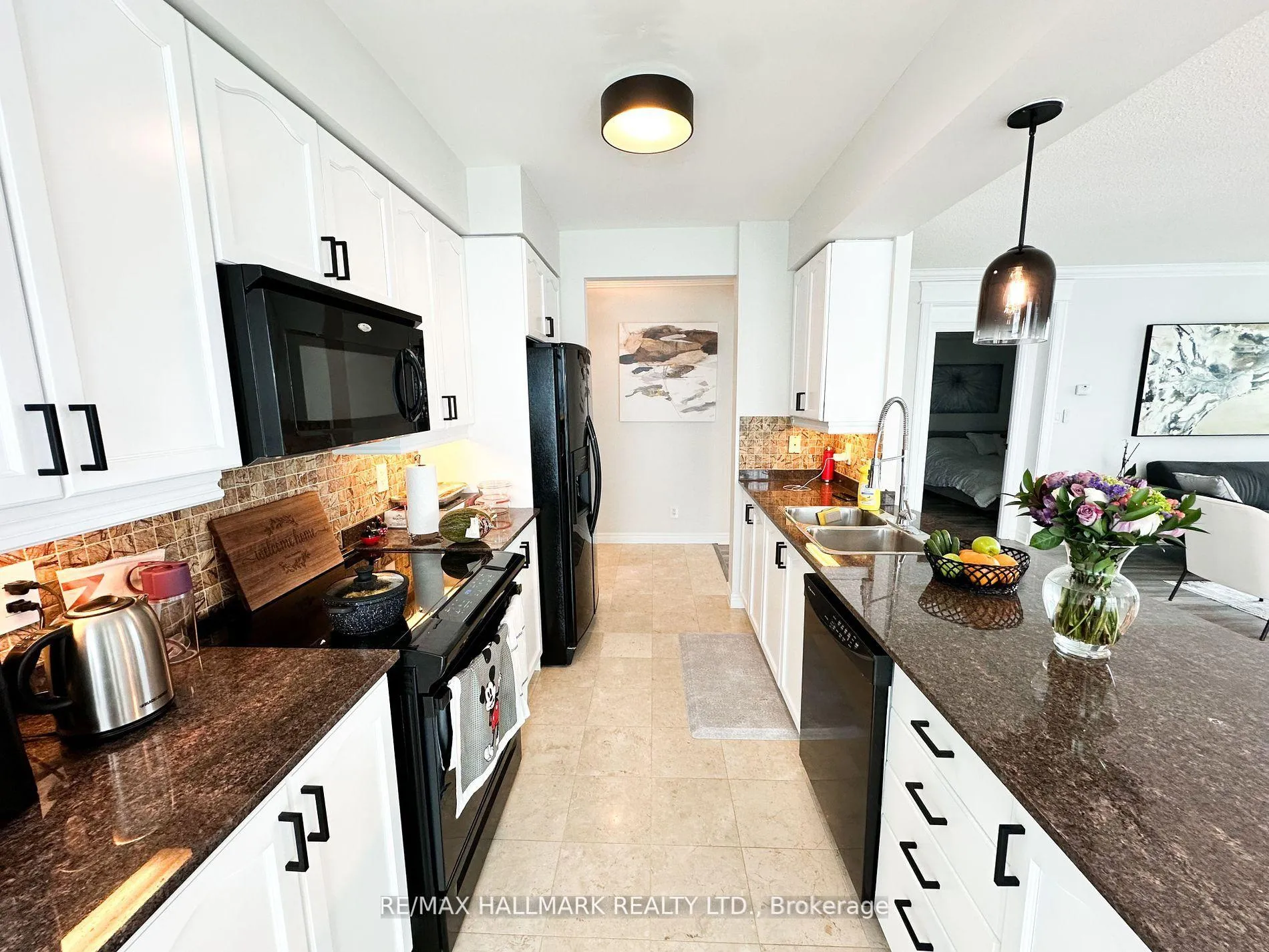 Photo 6 of Unit 1401, 100 Promenade Circle, Vaughan, Brownridge — HOMEH