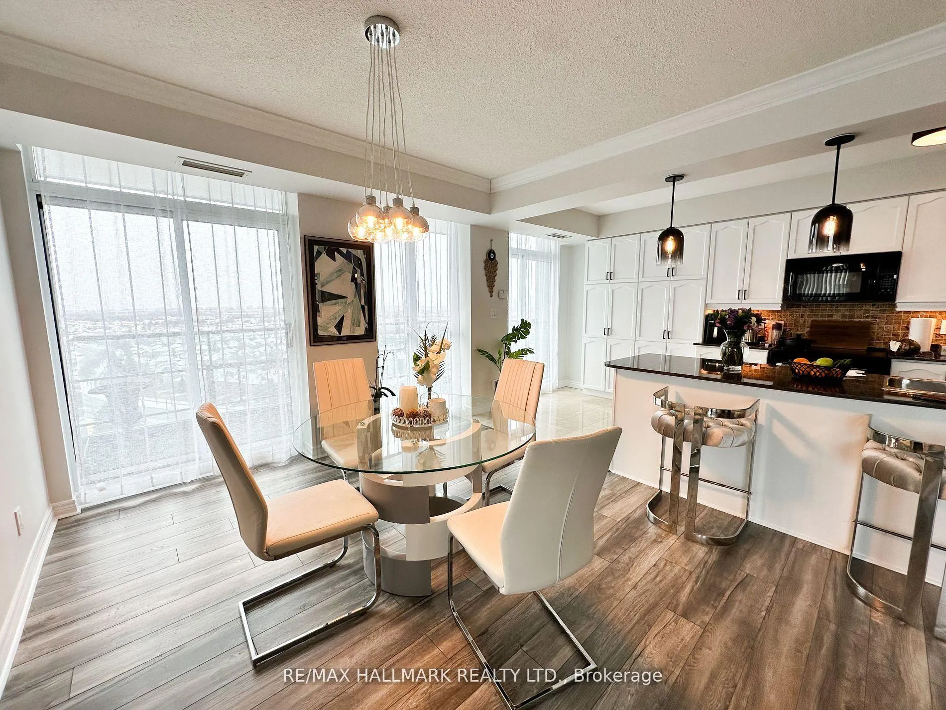 Photo 7 of Unit 1401, 100 Promenade Circle, Vaughan, Brownridge — HOMEH