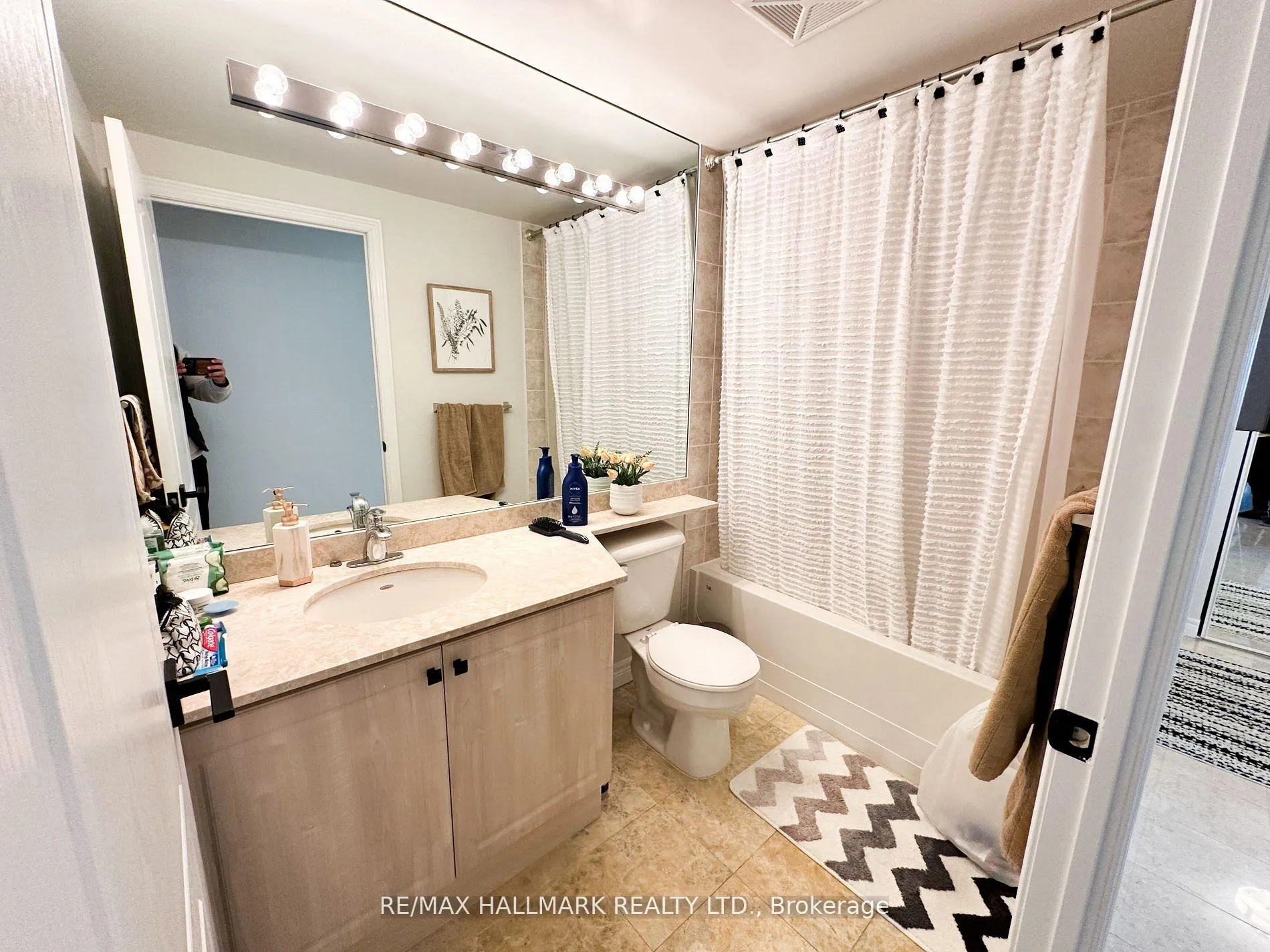 Photo 9 of Unit 1401, 100 Promenade Circle, Vaughan, Brownridge — HOMEH