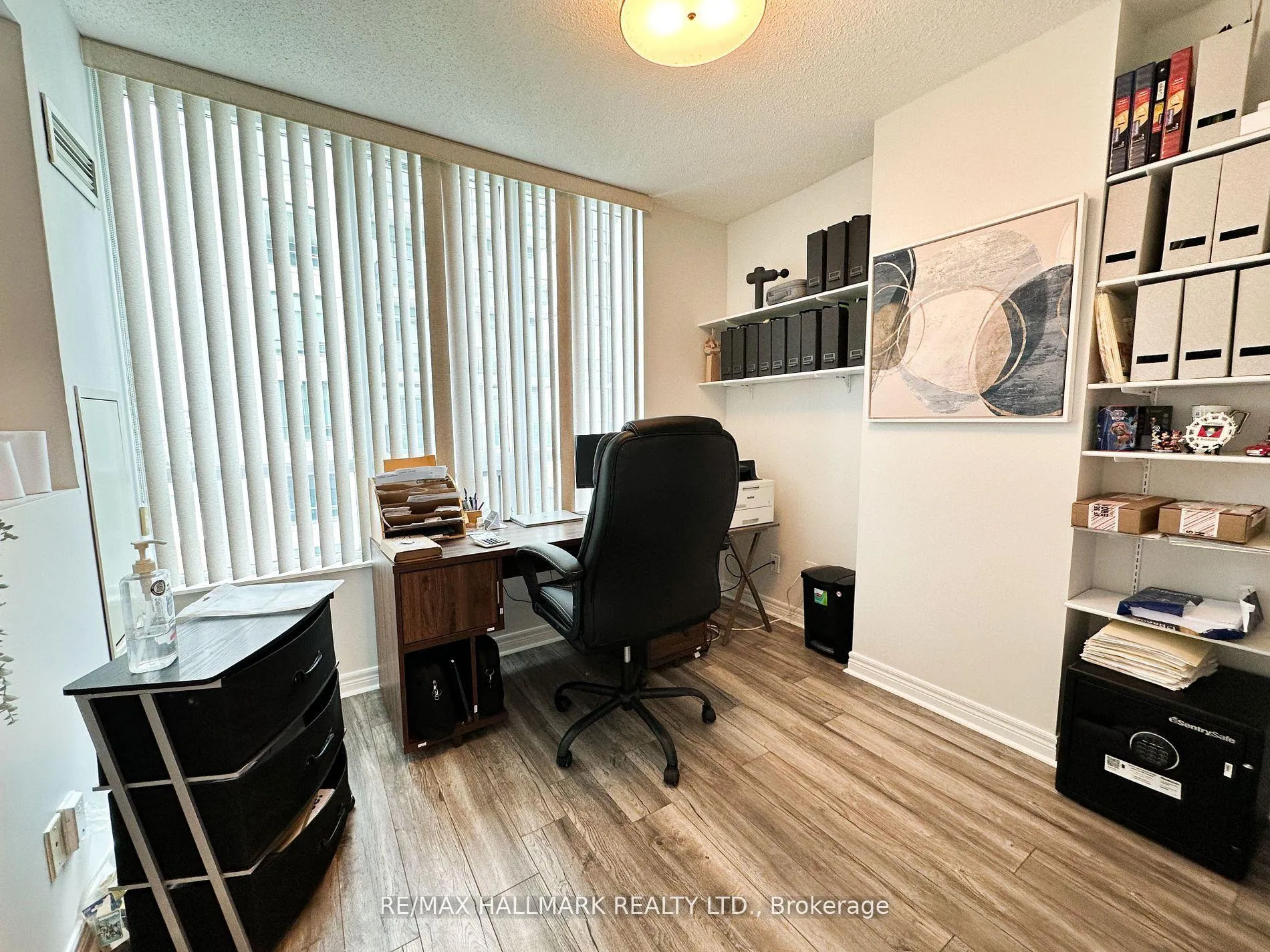Photo 13 of Unit 1401, 100 Promenade Circle, Vaughan, Brownridge — HOMEH