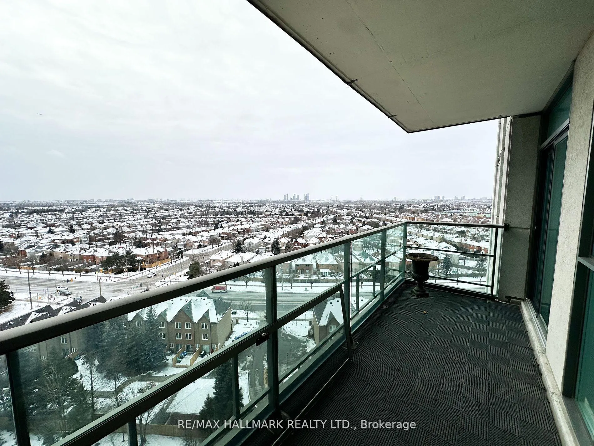 Photo 15 of Unit 1401, 100 Promenade Circle, Vaughan, Brownridge — HOMEH