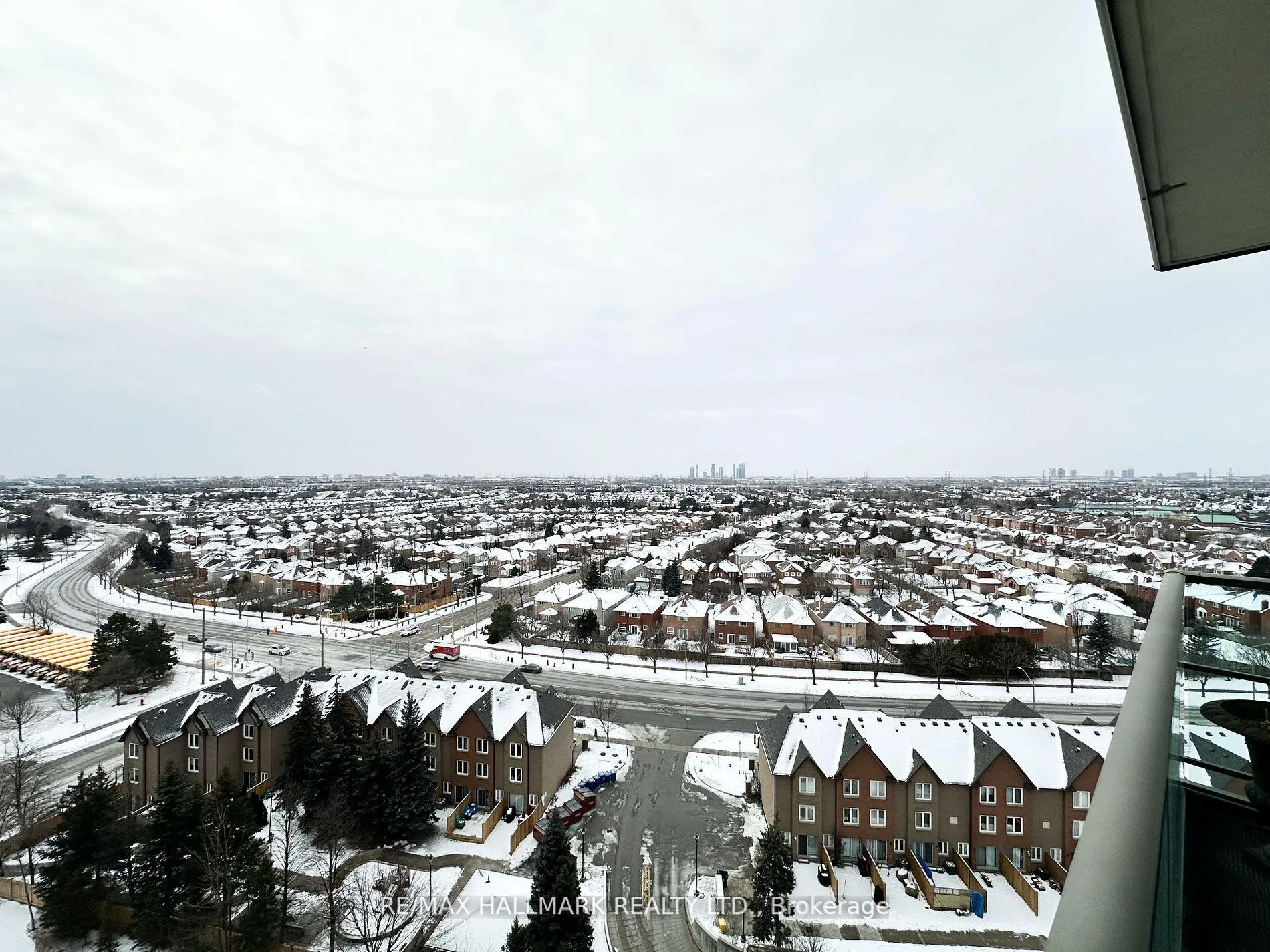 Photo 16 of Unit 1401, 100 Promenade Circle, Vaughan, Brownridge — HOMEH