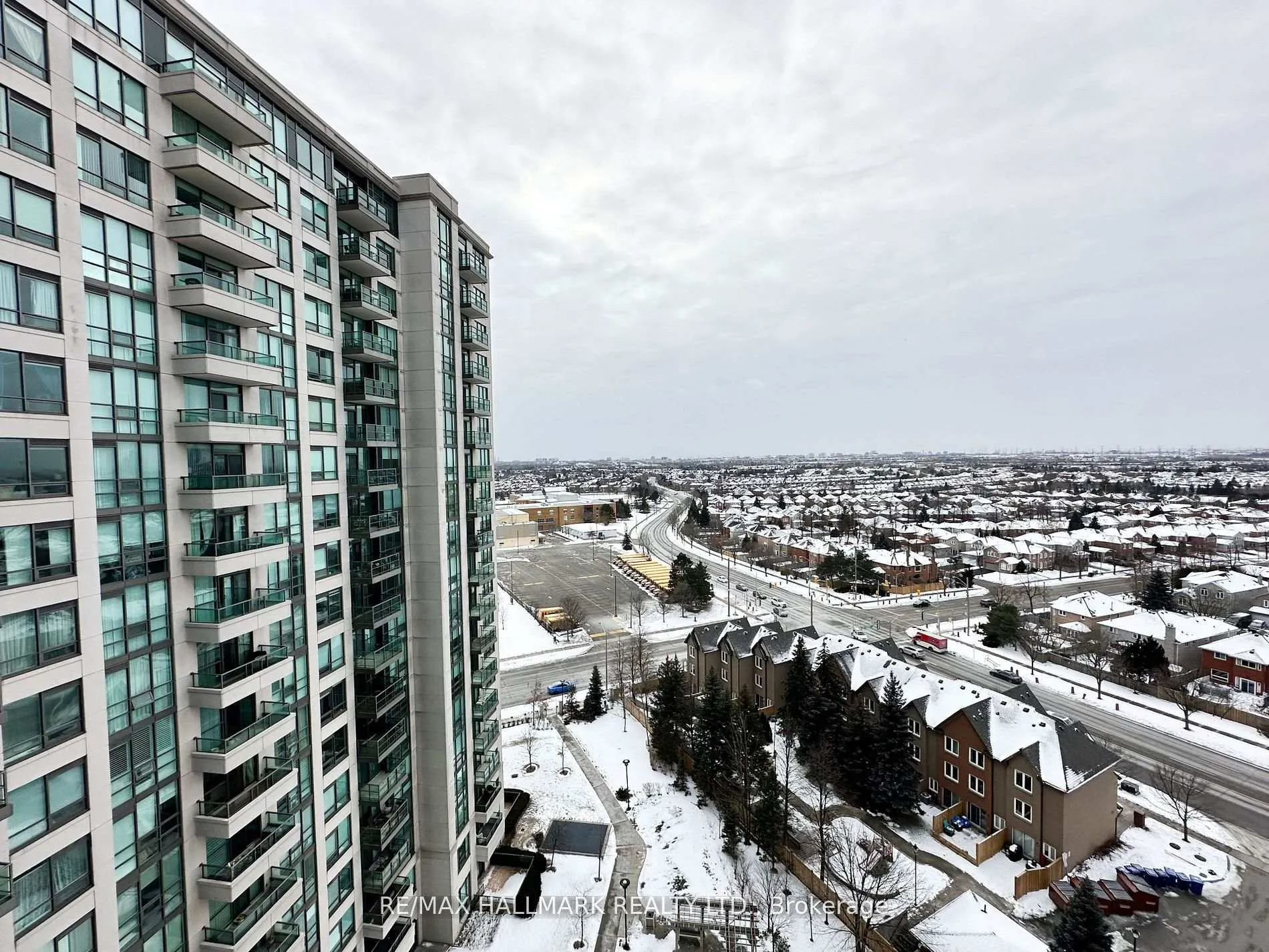 Photo 18 of Unit 1401, 100 Promenade Circle, Vaughan, Brownridge — HOMEH