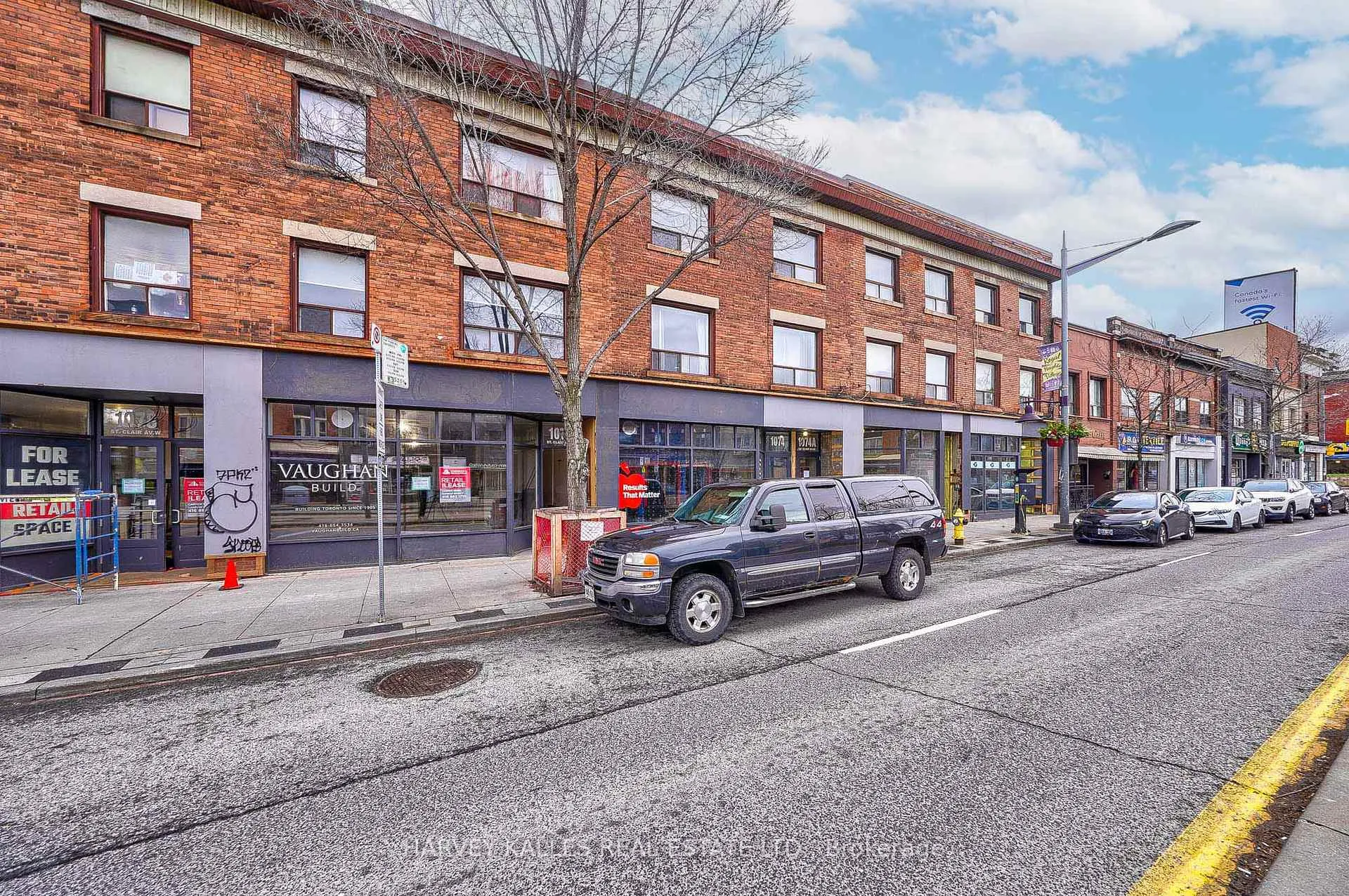 Front of Unit 4, 1074 St Clair Avenue W