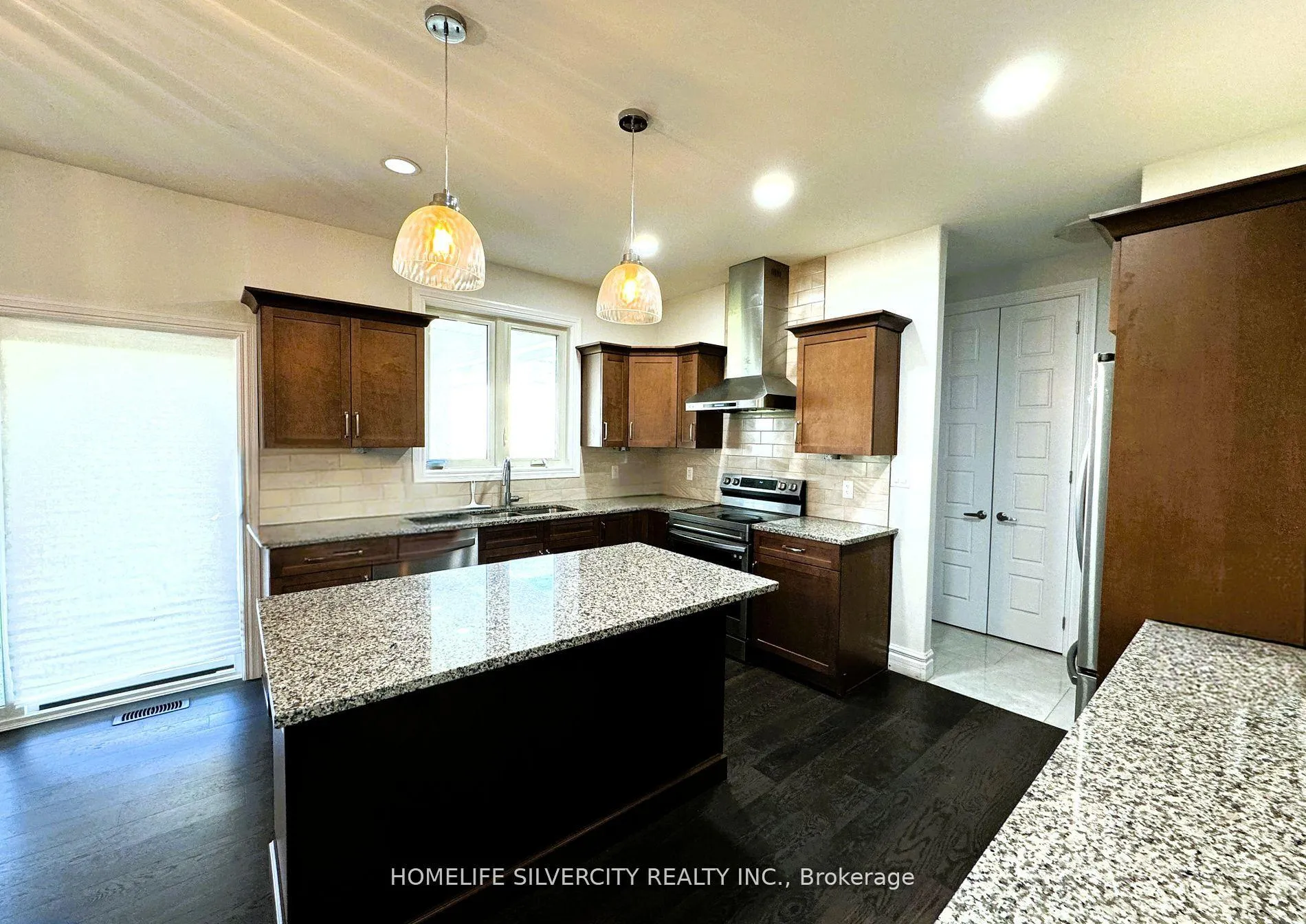 Photo 4 of 1584 Bowler Drive, Windsor — HOMEH