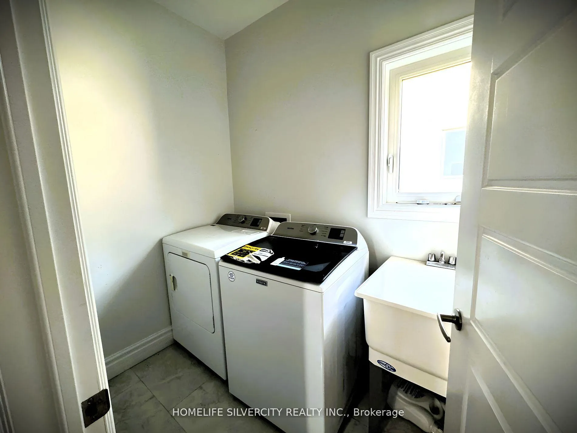 Photo 10 of 1584 Bowler Drive, Windsor — HOMEH