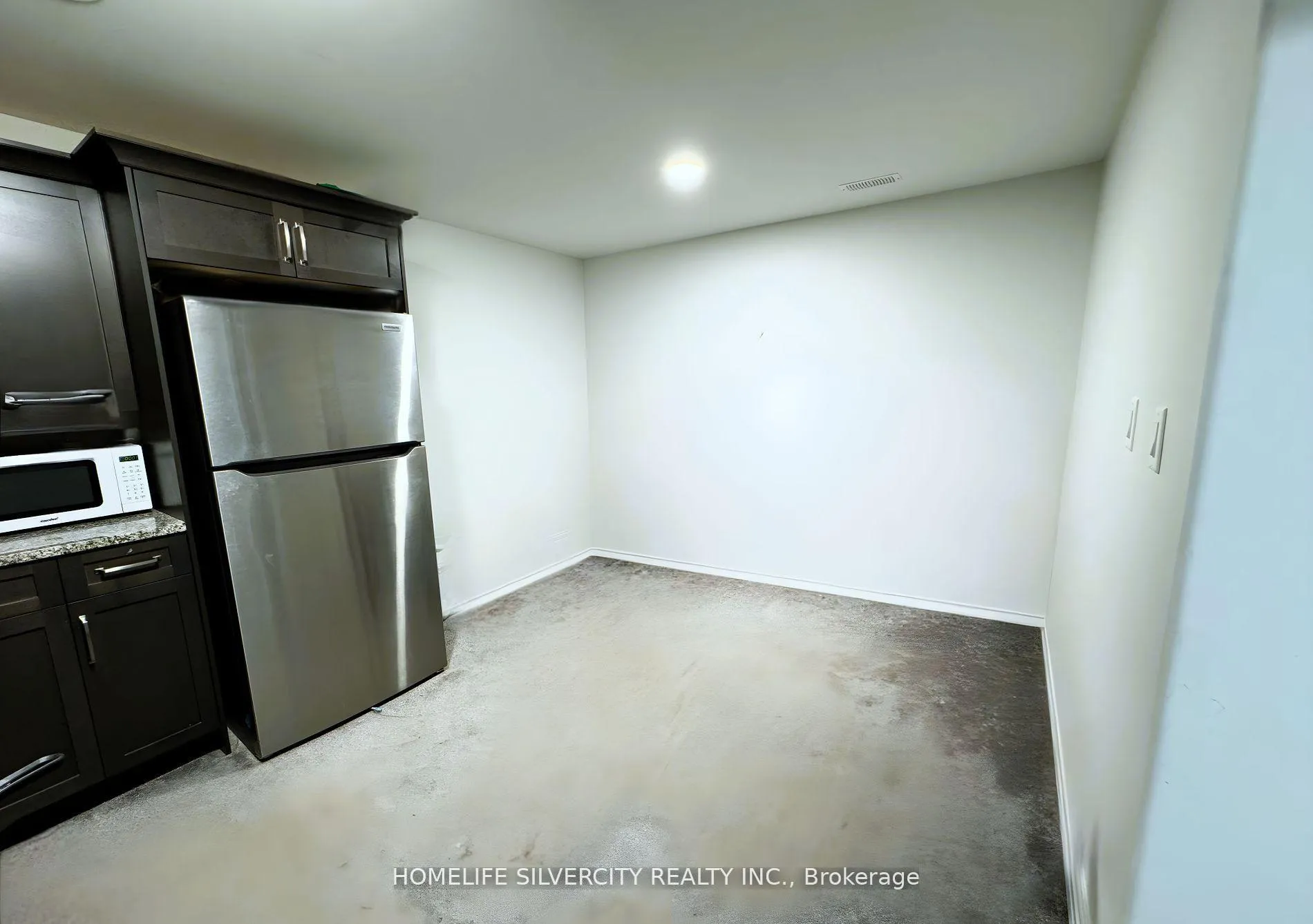 Photo 19 of 1584 Bowler Drive, Windsor — HOMEH