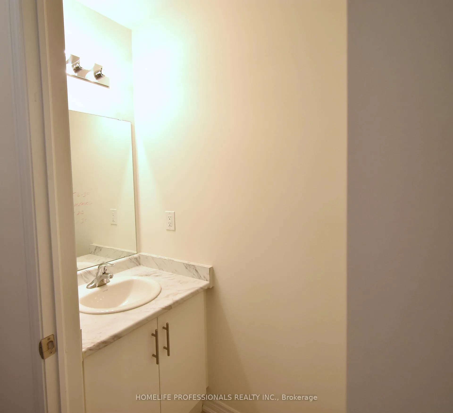 Photo 12 of Unit 48, 40 Zinfandel Drive, Hamilton, Fruitland — HOMEH