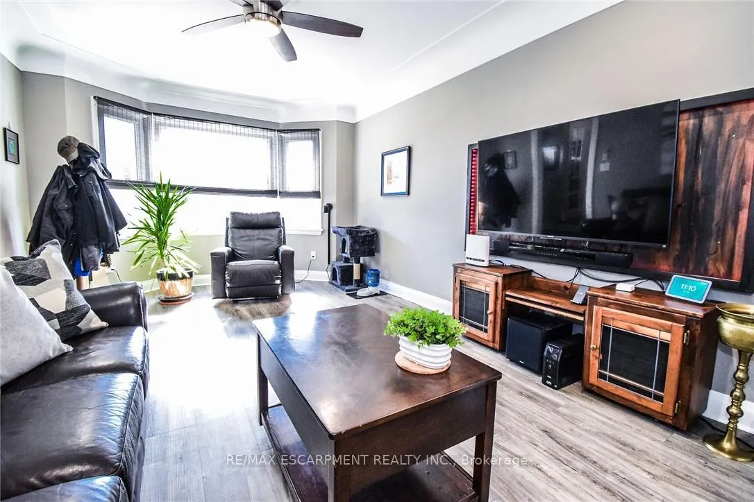 Photo 6 of 104 Tragina Avenue S, Hamilton, Bartonville — HOMEH