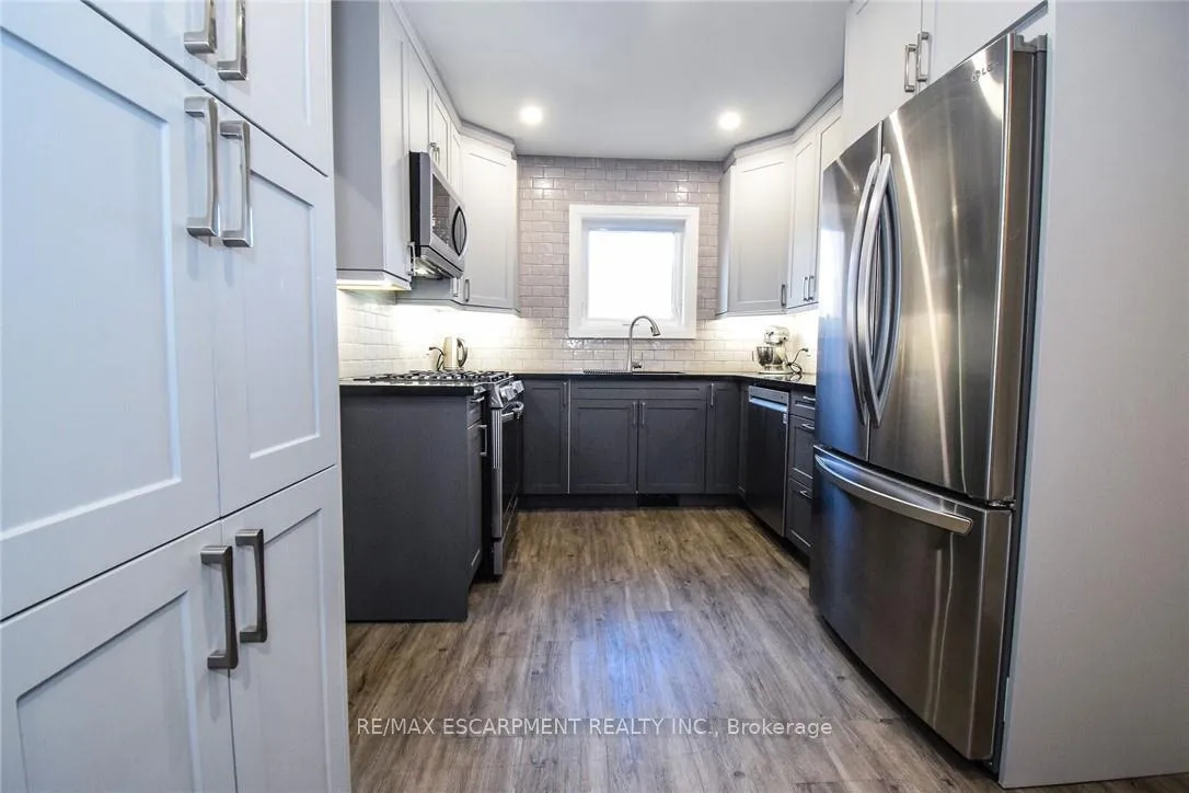 Photo 11 of 104 Tragina Avenue S, Hamilton, Bartonville — HOMEH