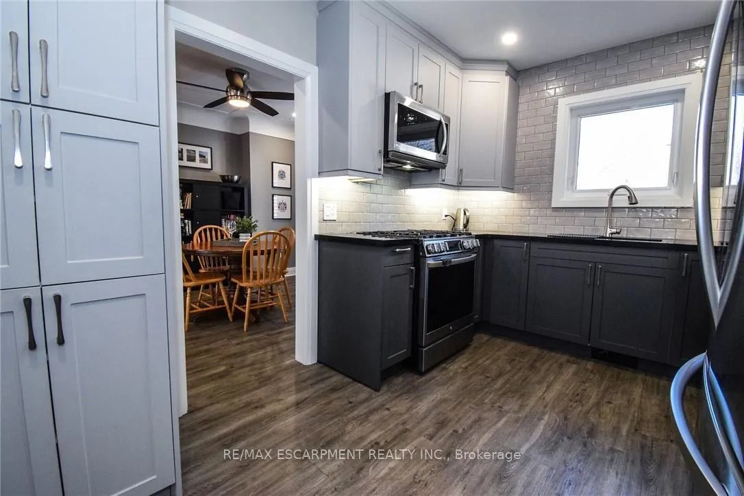 Photo 12 of 104 Tragina Avenue S, Hamilton, Bartonville — HOMEH