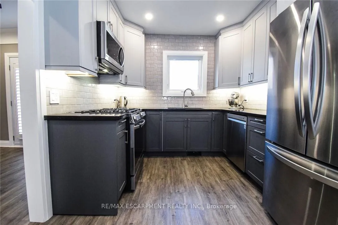 Photo 13 of 104 Tragina Avenue S, Hamilton, Bartonville — HOMEH