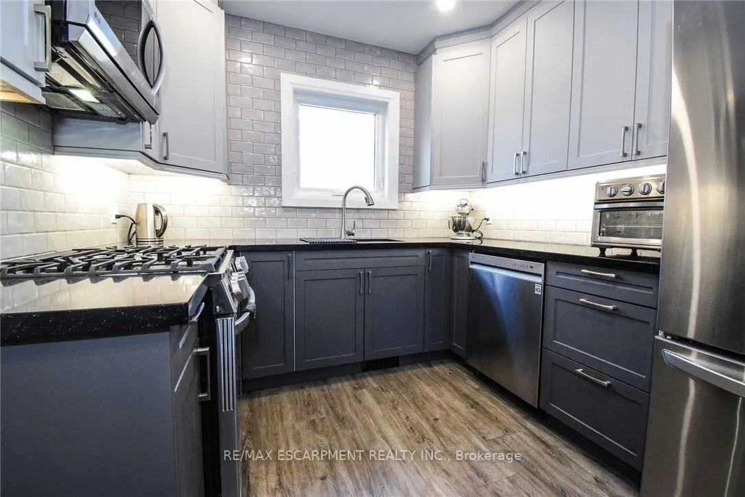 Photo 14 of 104 Tragina Avenue S, Hamilton, Bartonville — HOMEH