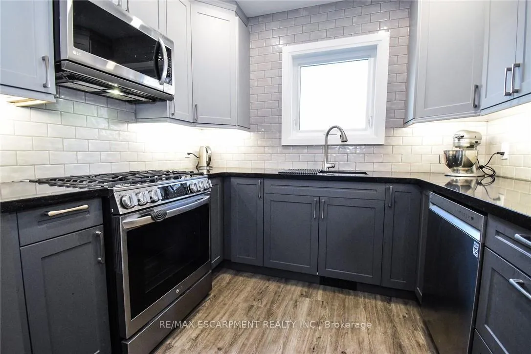 Photo 15 of 104 Tragina Avenue S, Hamilton, Bartonville — HOMEH