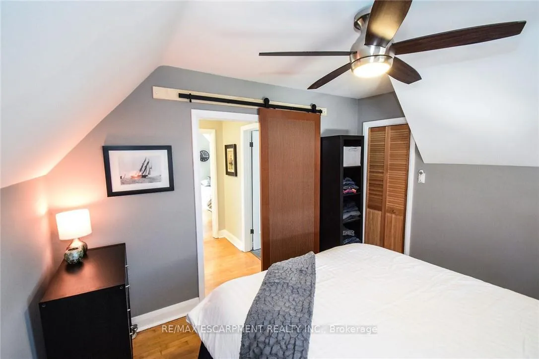 Photo 19 of 104 Tragina Avenue S, Hamilton, Bartonville — HOMEH