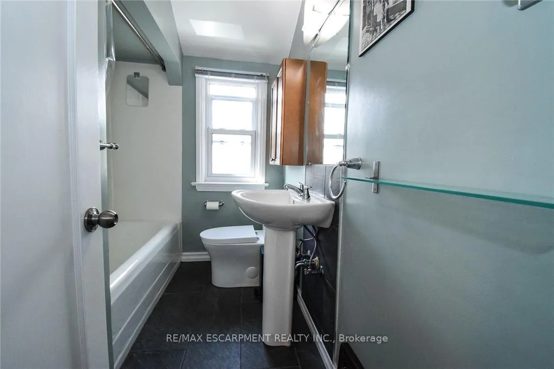 Photo 20 of 104 Tragina Avenue S, Hamilton, Bartonville — HOMEH