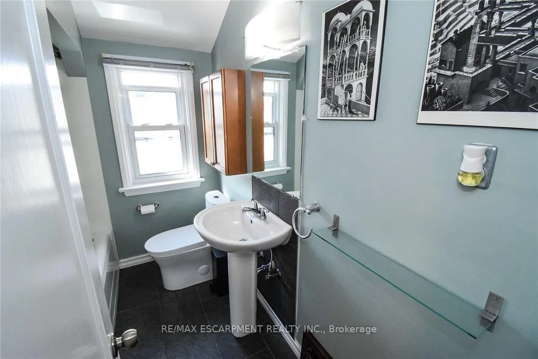 Photo 21 of 104 Tragina Avenue S, Hamilton, Bartonville — HOMEH