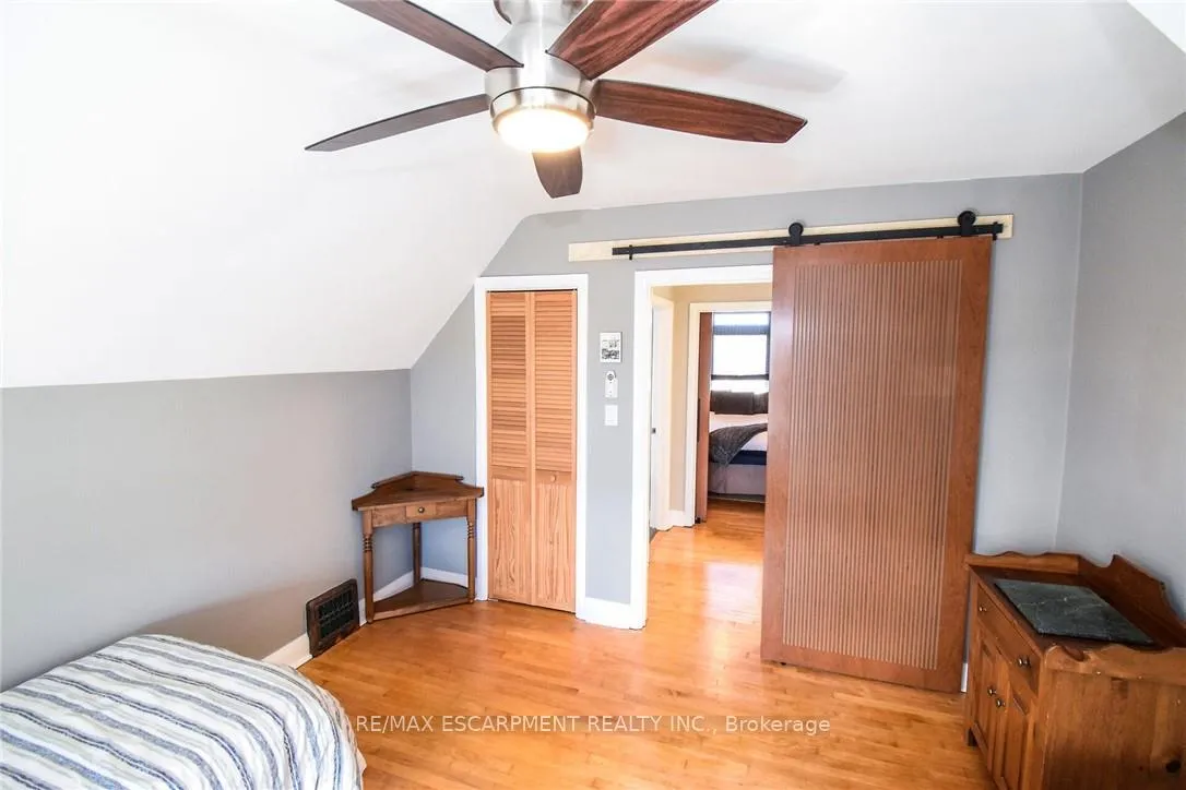 Photo 24 of 104 Tragina Avenue S, Hamilton, Bartonville — HOMEH