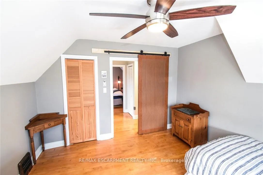 Photo 25 of 104 Tragina Avenue S, Hamilton, Bartonville — HOMEH