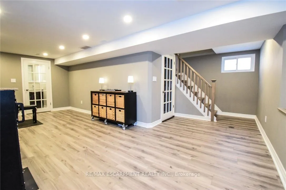 Photo 30 of 104 Tragina Avenue S, Hamilton, Bartonville — HOMEH