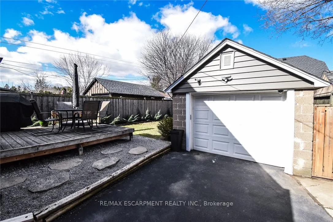 Photo 39 of 104 Tragina Avenue S, Hamilton, Bartonville — HOMEH