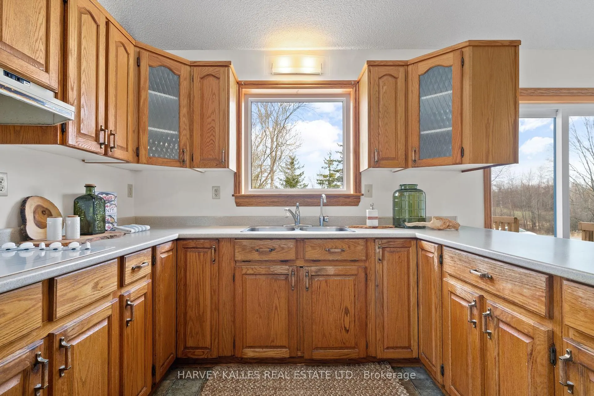 Photo 5 of 1015 County 2 Road, Prince Edward County, Hillier — HOMEH