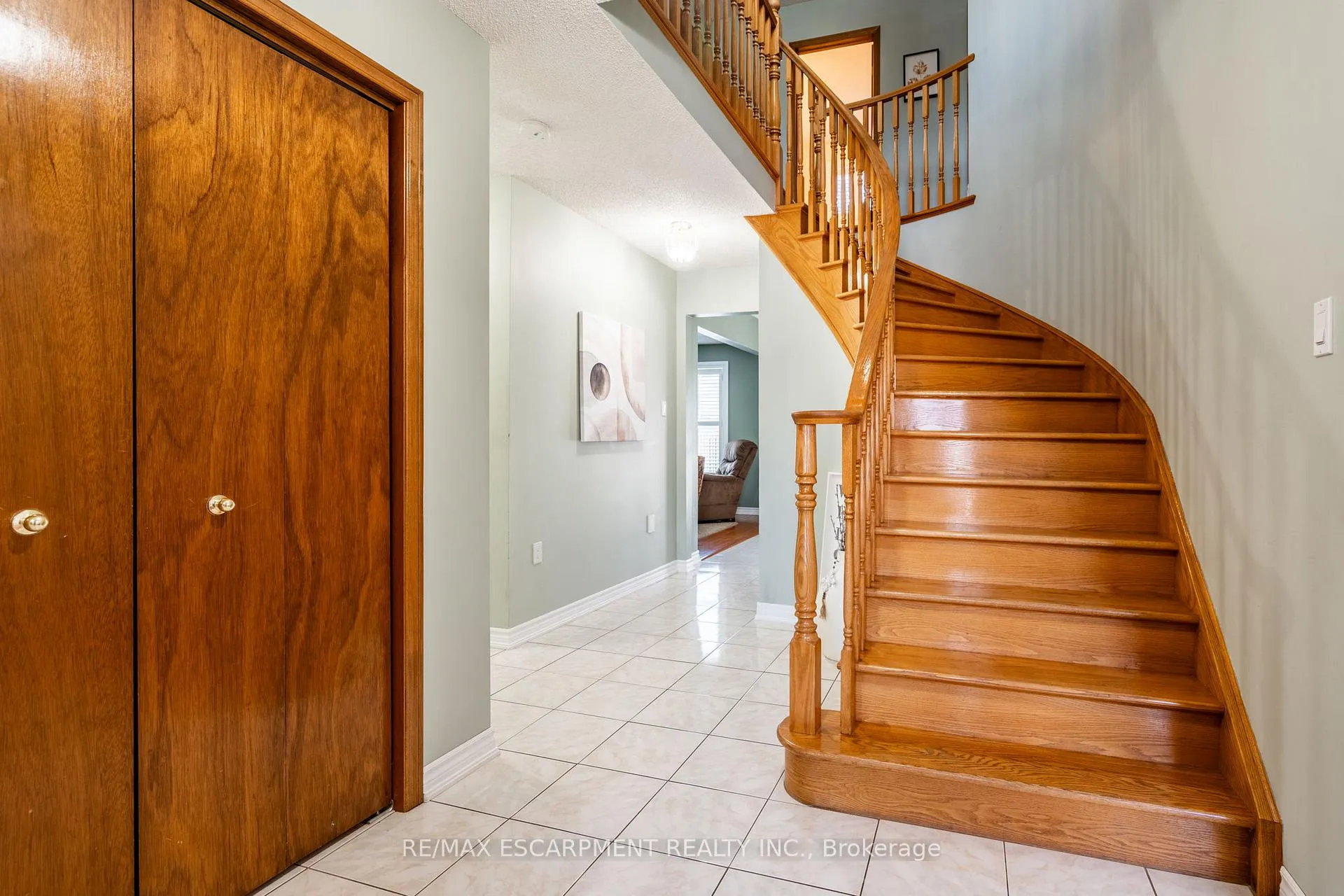 Photo 4 of 35 Republic Avenue, Hamilton, Crerar — HOMEH