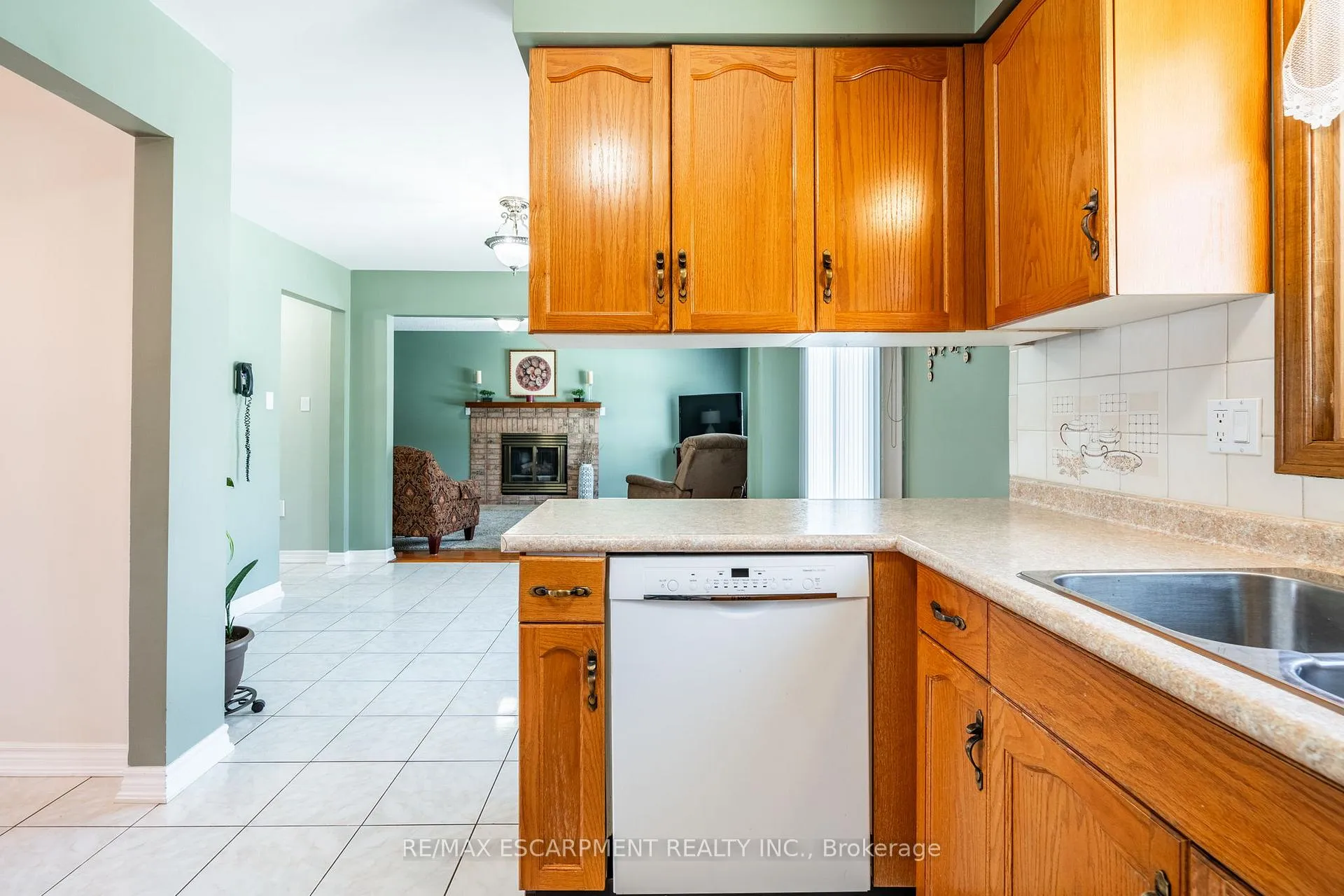 Photo 15 of 35 Republic Avenue, Hamilton, Crerar — HOMEH