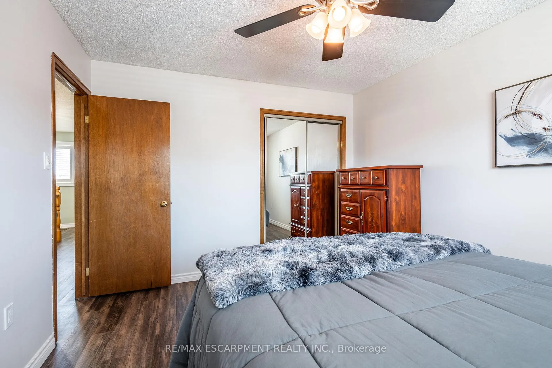 Photo 26 of 35 Republic Avenue, Hamilton, Crerar — HOMEH
