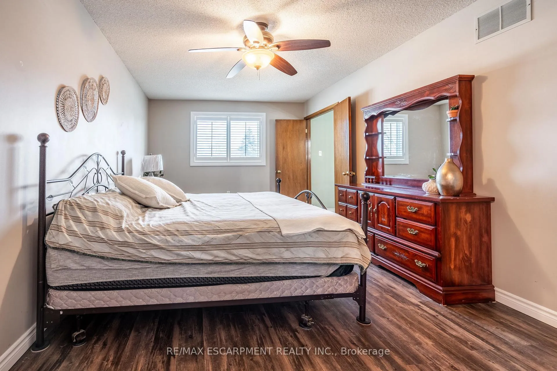 Photo 31 of 35 Republic Avenue, Hamilton, Crerar — HOMEH