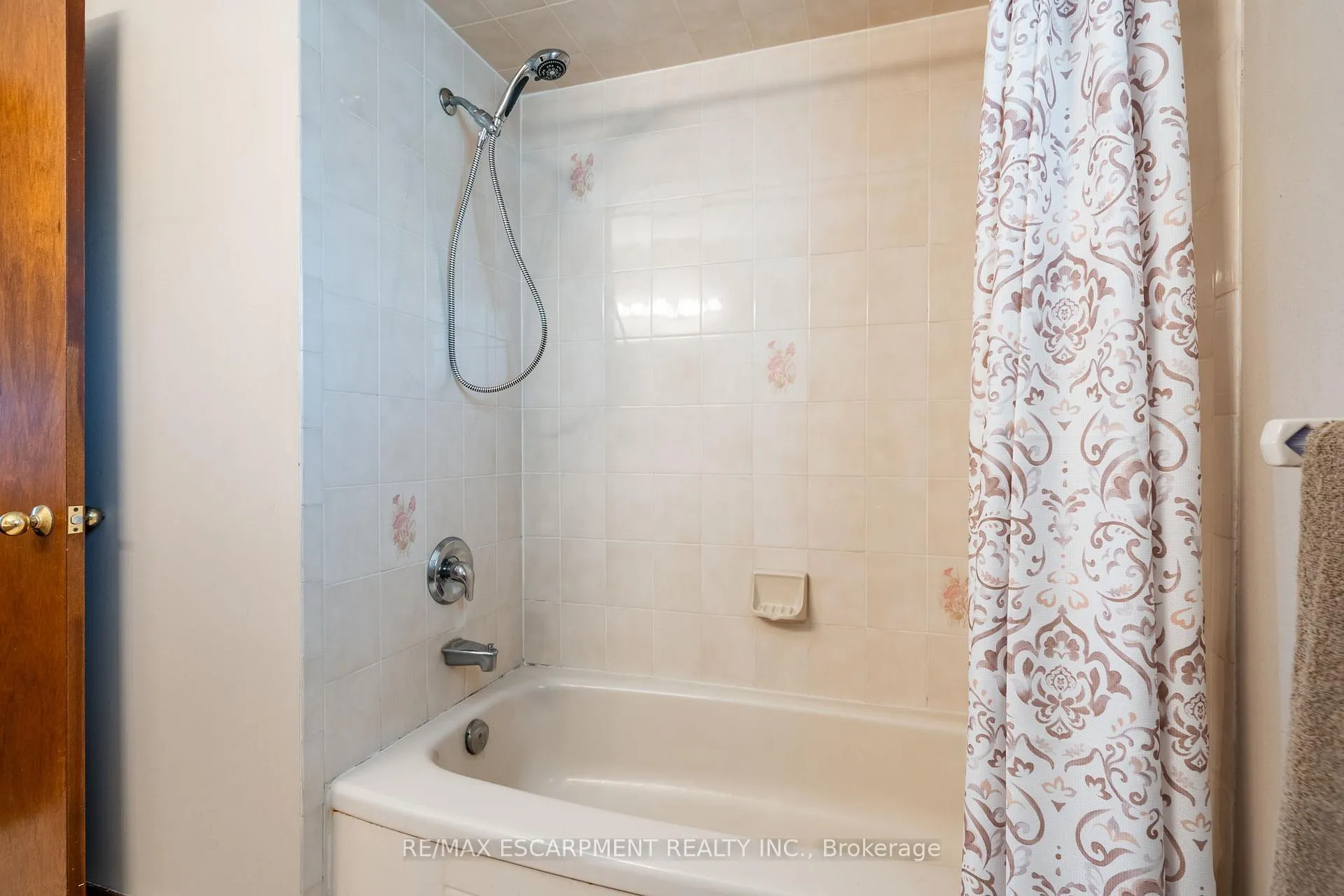 Photo 33 of 35 Republic Avenue, Hamilton, Crerar — HOMEH