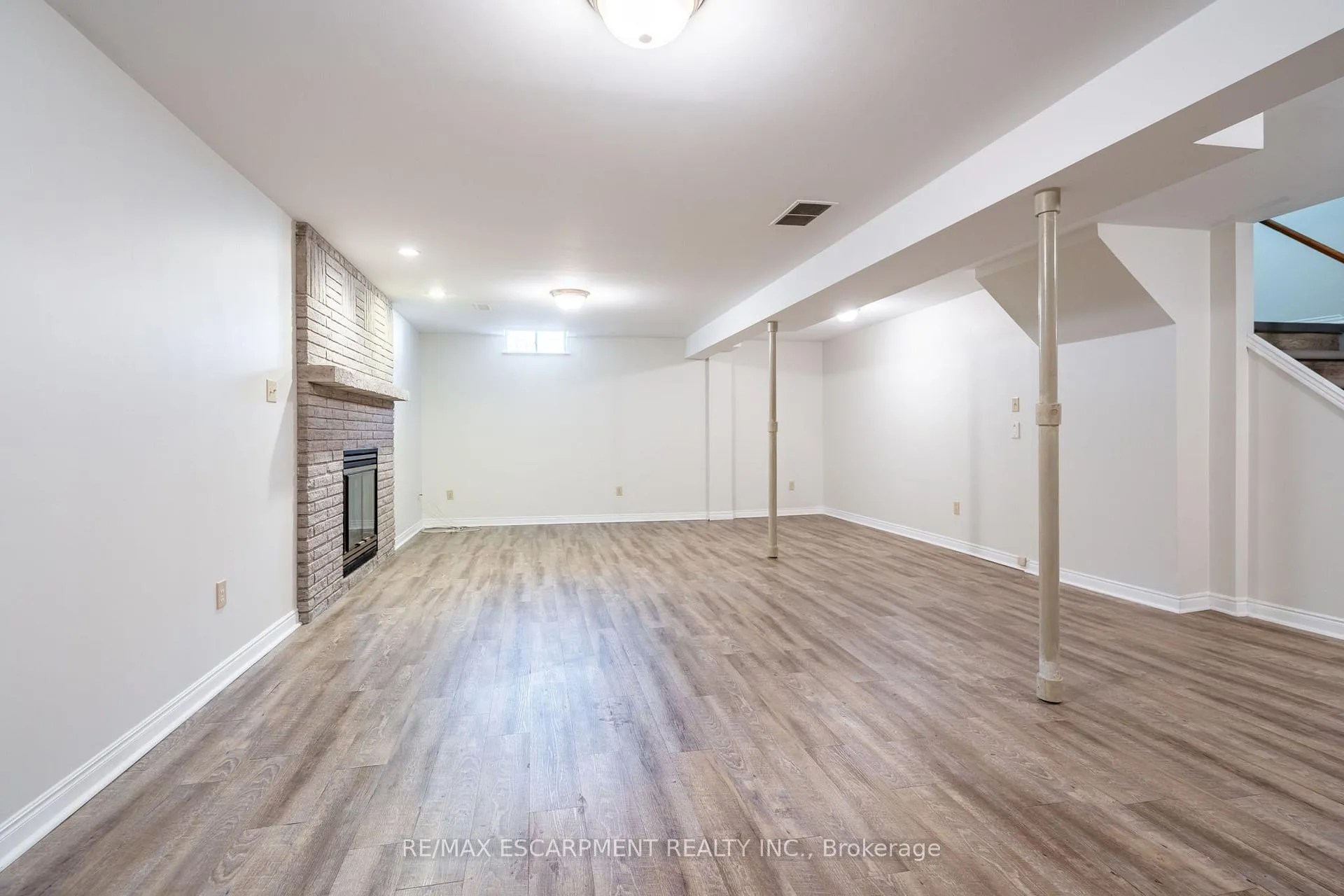 Photo 36 of 35 Republic Avenue, Hamilton, Crerar — HOMEH