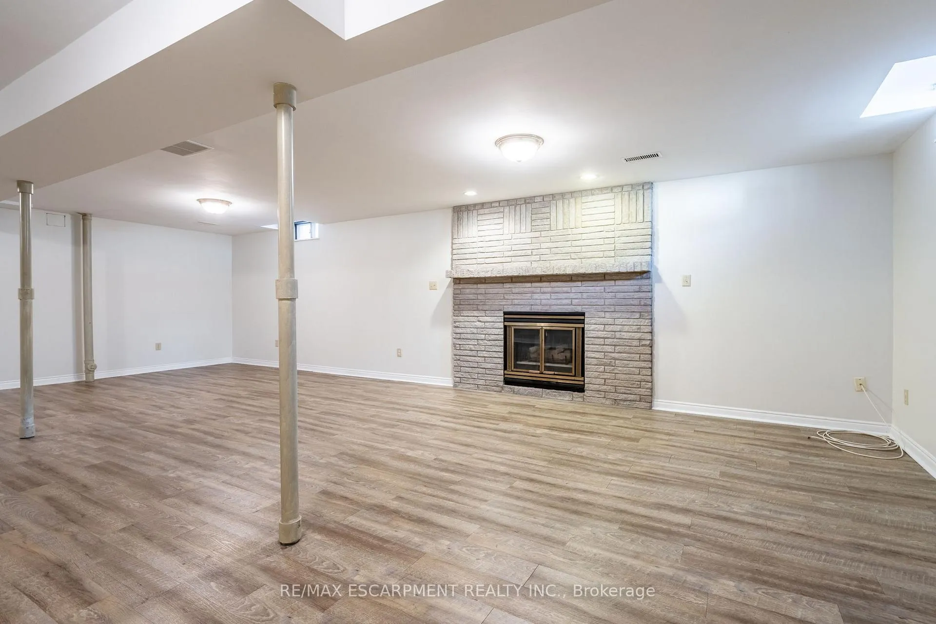 Photo 38 of 35 Republic Avenue, Hamilton, Crerar — HOMEH