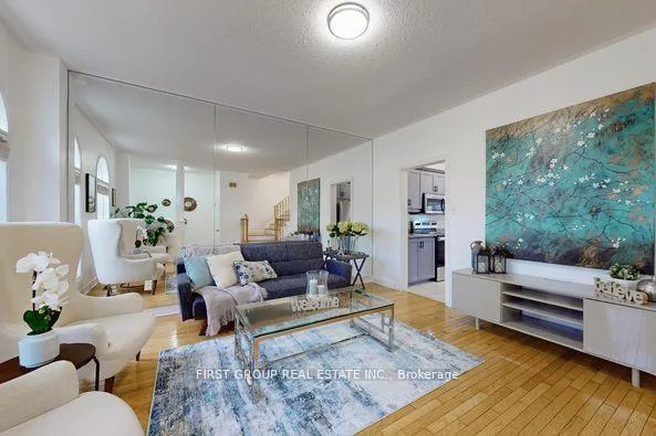 Photo 4 of 54 Country Glen Road, Markham, Cornell — HOMEH