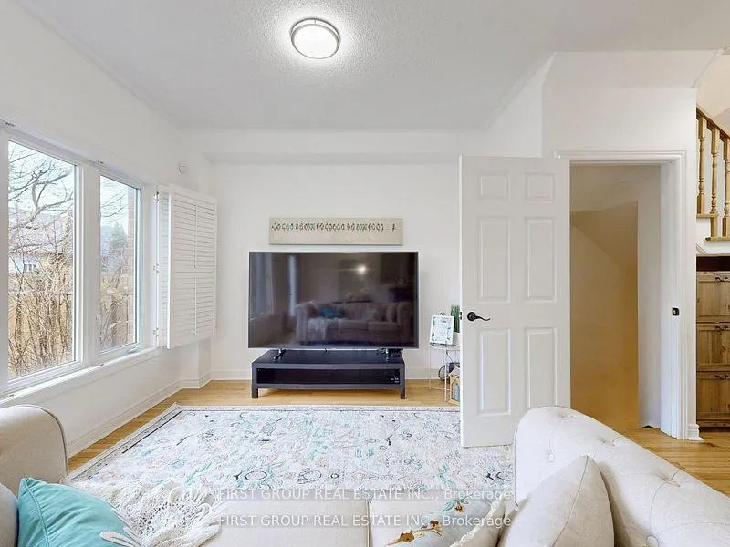Photo 10 of 54 Country Glen Road, Markham, Cornell — HOMEH