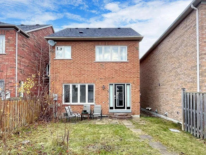 Photo 33 of 54 Country Glen Road, Markham, Cornell — HOMEH