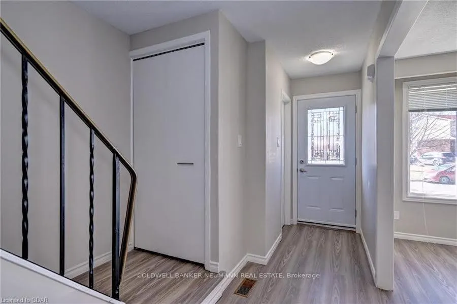 Photo 6 of 160 Arrowhead Crescent, Kitchener — HOMEH