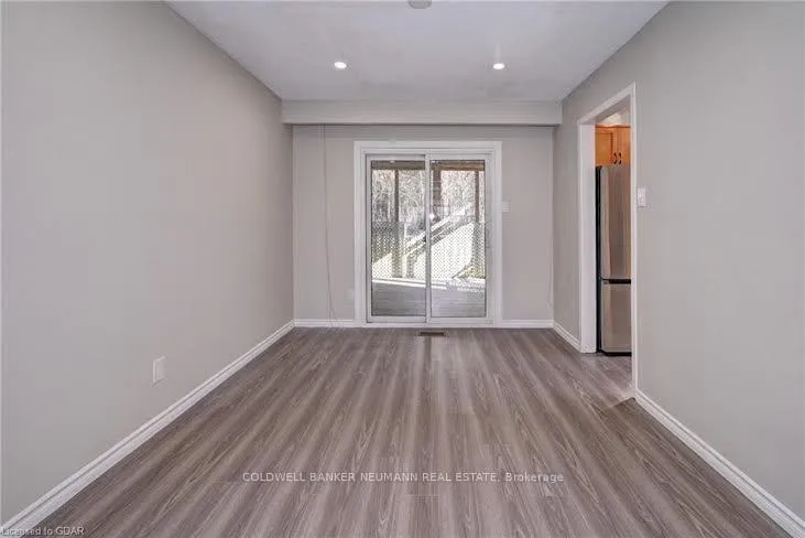 Photo 9 of 160 Arrowhead Crescent, Kitchener — HOMEH