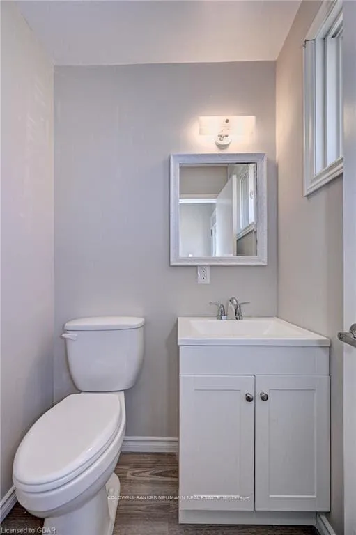 Photo 11 of 160 Arrowhead Crescent, Kitchener — HOMEH