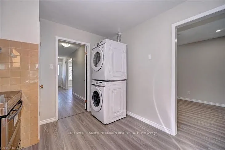 Photo 15 of 160 Arrowhead Crescent, Kitchener — HOMEH