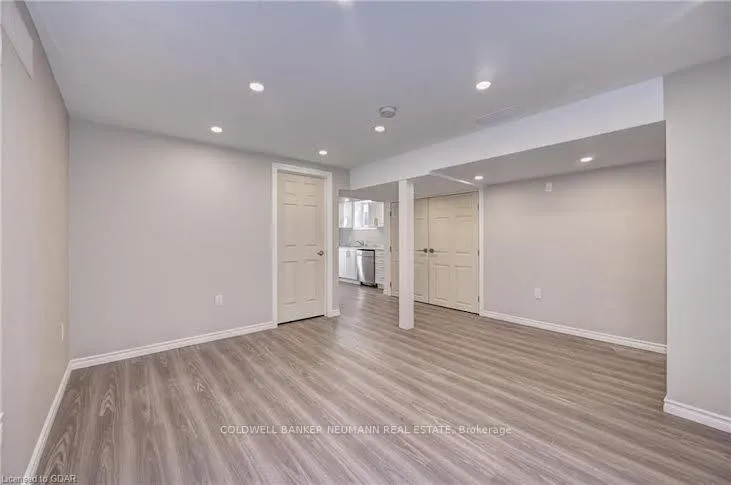 Photo 25 of 160 Arrowhead Crescent, Kitchener — HOMEH