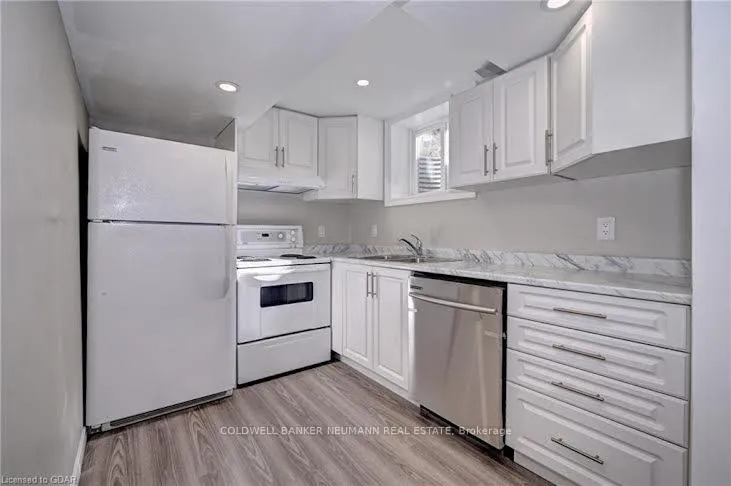 Photo 29 of 160 Arrowhead Crescent, Kitchener — HOMEH