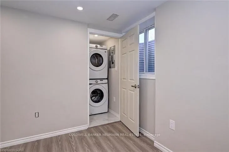Photo 30 of 160 Arrowhead Crescent, Kitchener — HOMEH