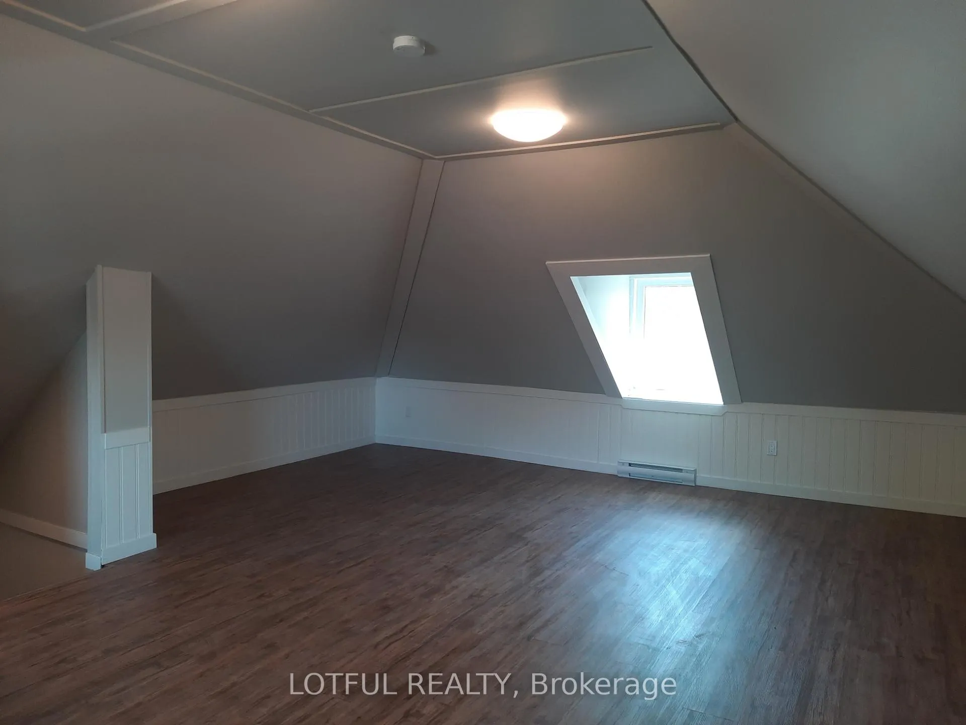 Photo 8 of Unit 2, 7-1/2 Montgomery Place, Smiths Falls — HOMEH