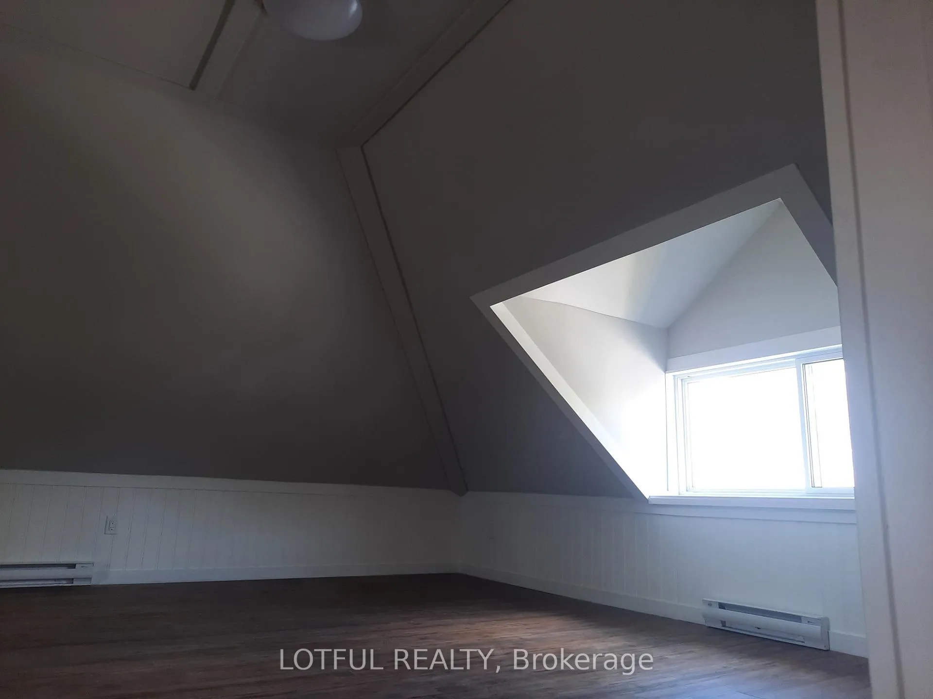 Photo 10 of Unit 2, 7-1/2 Montgomery Place, Smiths Falls — HOMEH