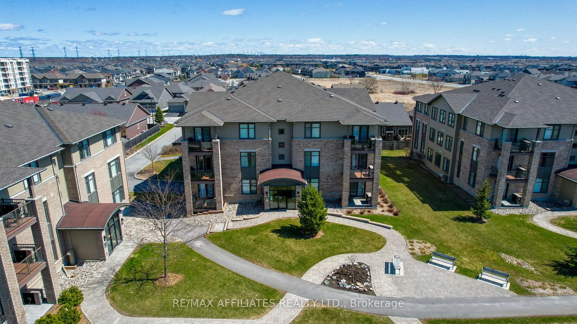 Front of Unit 201, 220 Janka Private