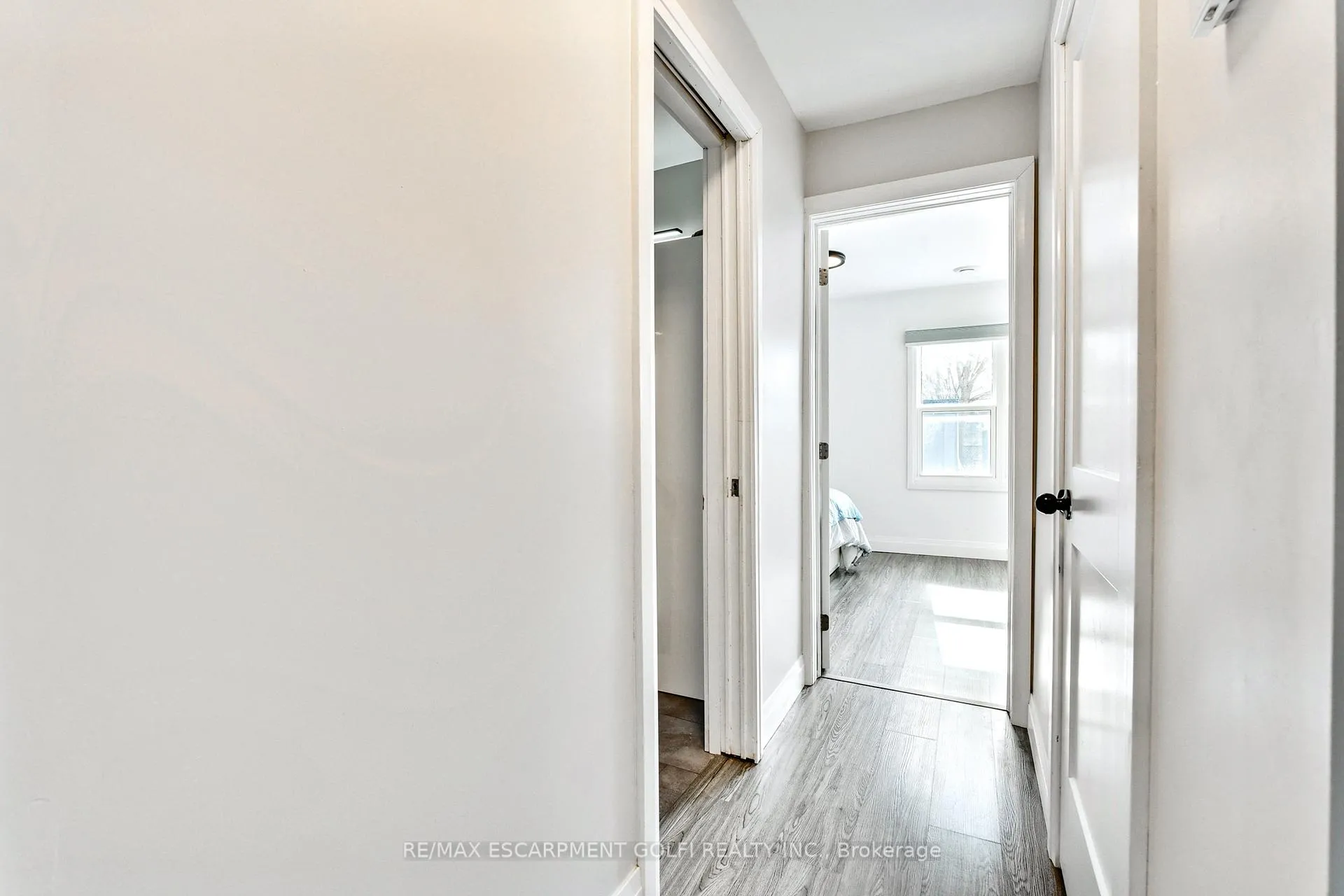 Photo 17 of 27 Grapeview Drive, St. Catharines, Grapeview — HOMEH