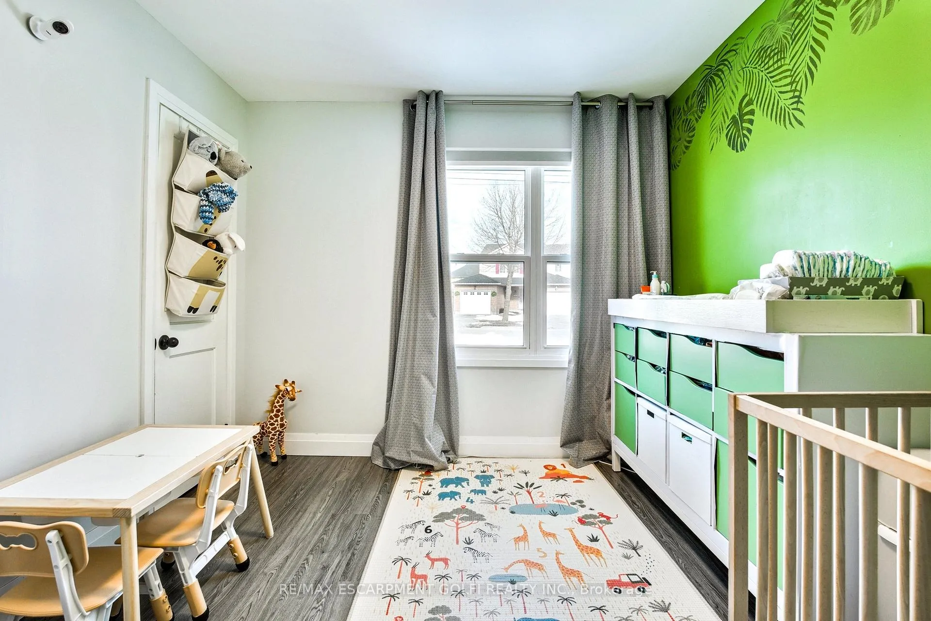 Photo 19 of 27 Grapeview Drive, St. Catharines, Grapeview — HOMEH
